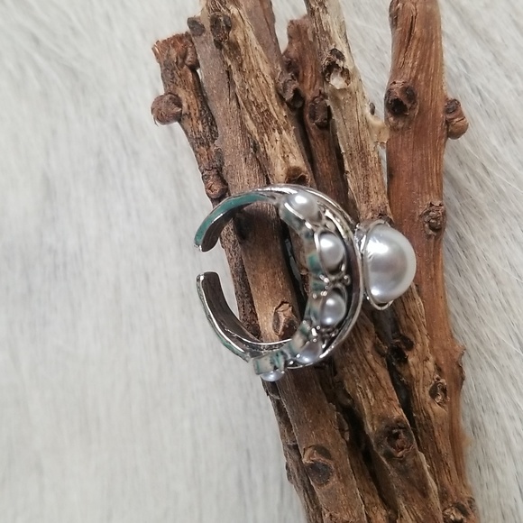 Pearl Solitaire Ring - Picture 5 of 7